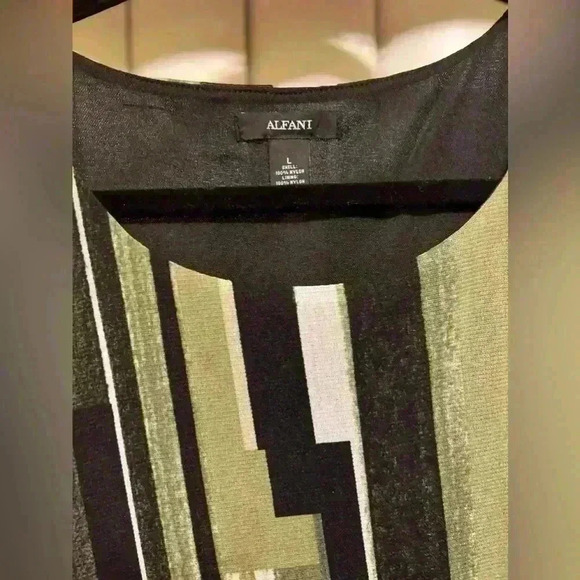 NWOT Alfani Printed Mesh Tunic, brand new never worn. Army green mixed color - Picture 13 of 15